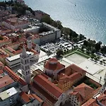 Aurora Διαμέρισμα *