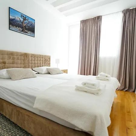 Apartament Aurora *