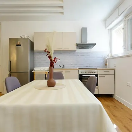 Aurora Apartman Zadar