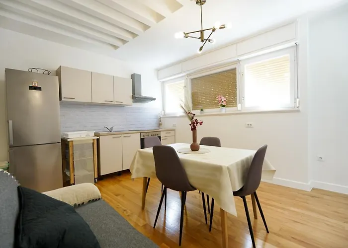Apartament Aurora *